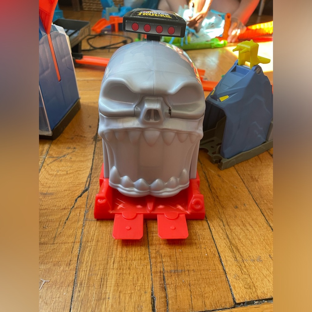 Hot Wheels Monster Truck Pit & Launch Play Sets